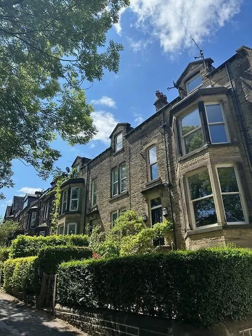 Ilkley Garden Suite 0*,